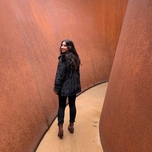 Meet your Posher, Jacqueline